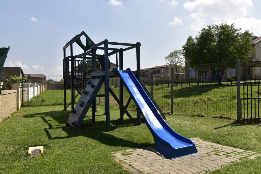 2 Bedroom Property for Sale in Laser Park Gauteng