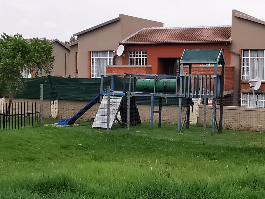 2 Bedroom Property for Sale in Laser Park Gauteng