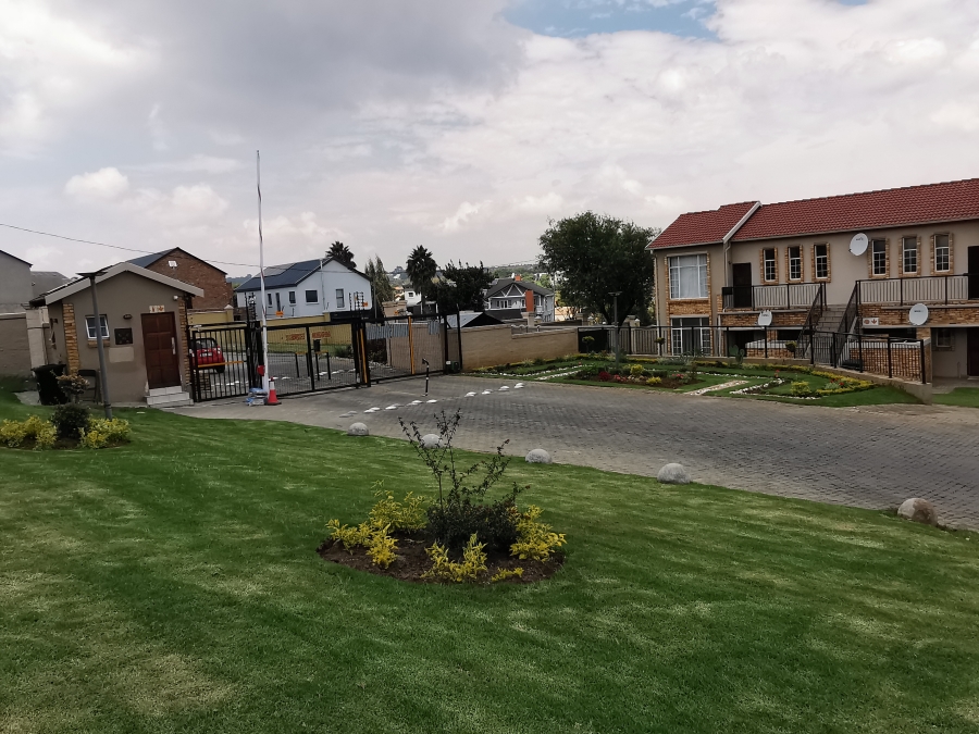 2 Bedroom Property for Sale in Laser Park Gauteng