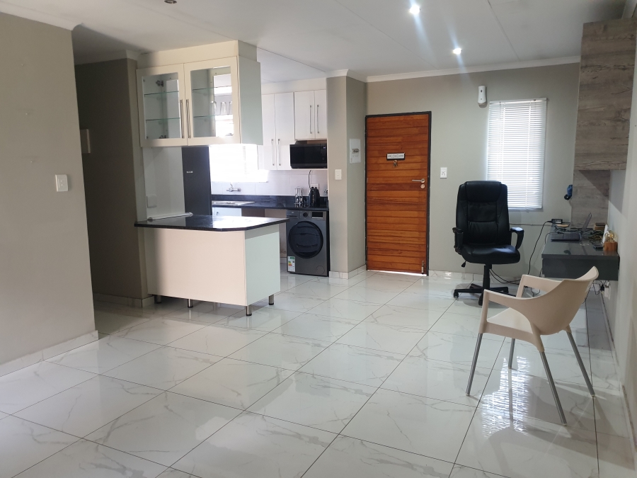 To Let 2 Bedroom Property for Rent in Equestria Gauteng
