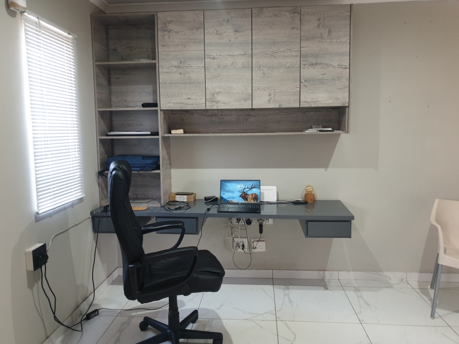 To Let 2 Bedroom Property for Rent in Equestria Gauteng