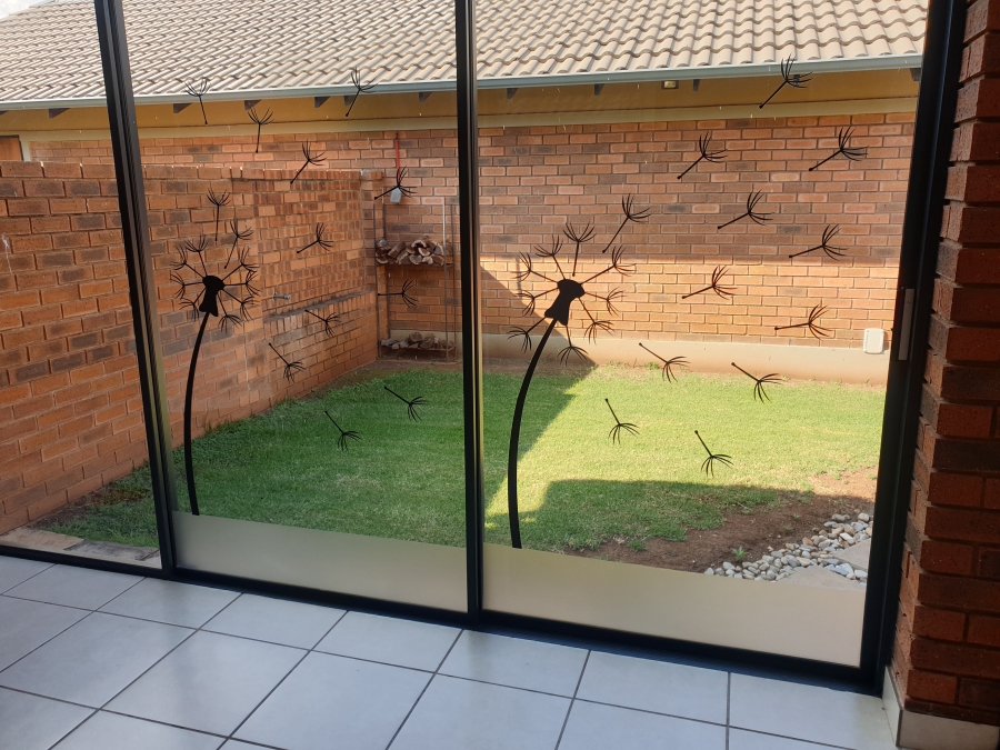 To Let 2 Bedroom Property for Rent in Equestria Gauteng