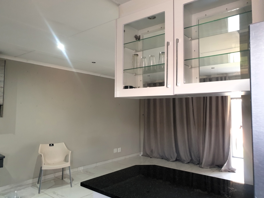 To Let 2 Bedroom Property for Rent in Equestria Gauteng
