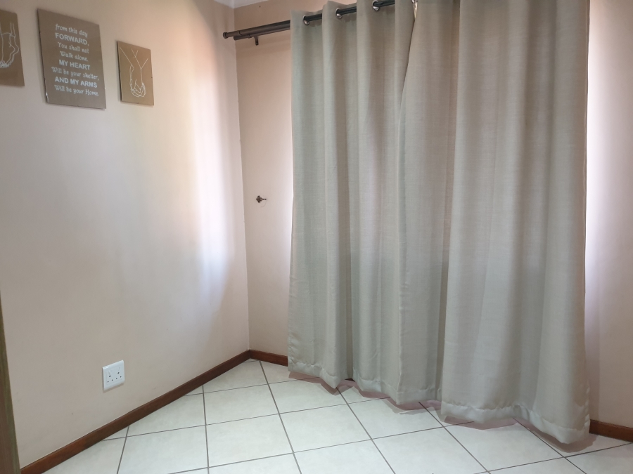To Let 2 Bedroom Property for Rent in Equestria Gauteng
