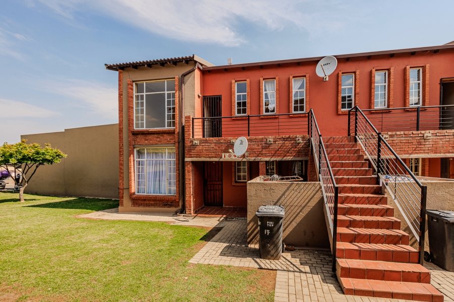 2 Bedroom Property for Sale in Laser Park Gauteng