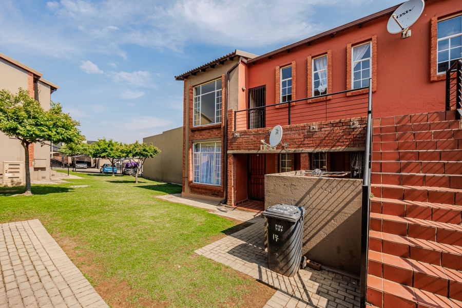 2 Bedroom Property for Sale in Laser Park Gauteng