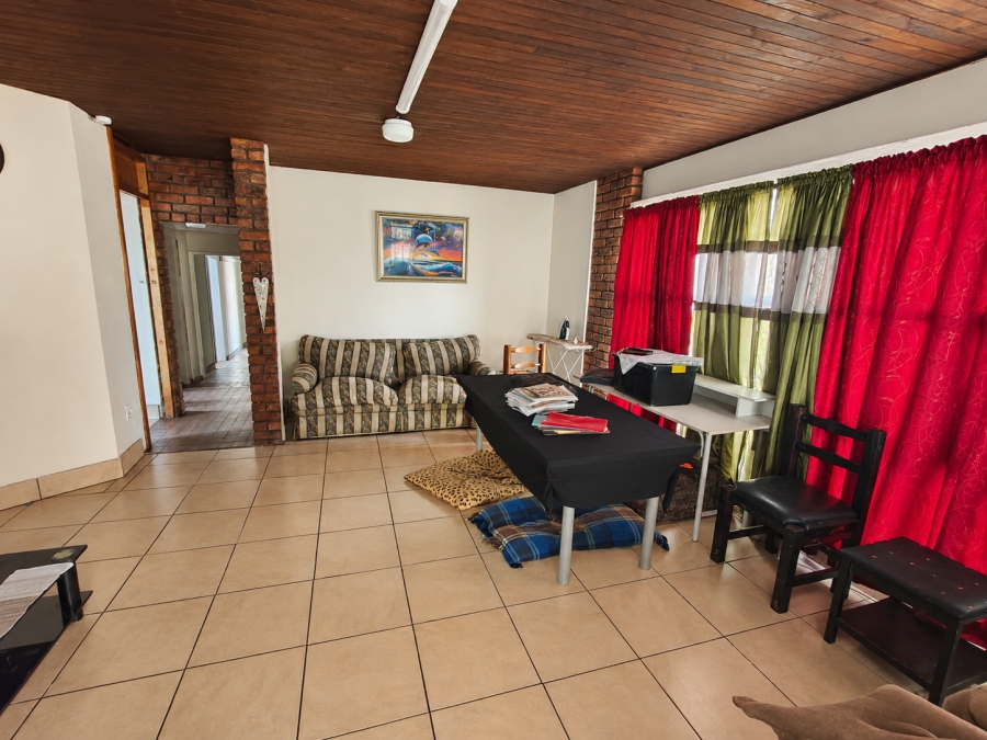 5 Bedroom Property for Sale in Pretoria Gardens Gauteng