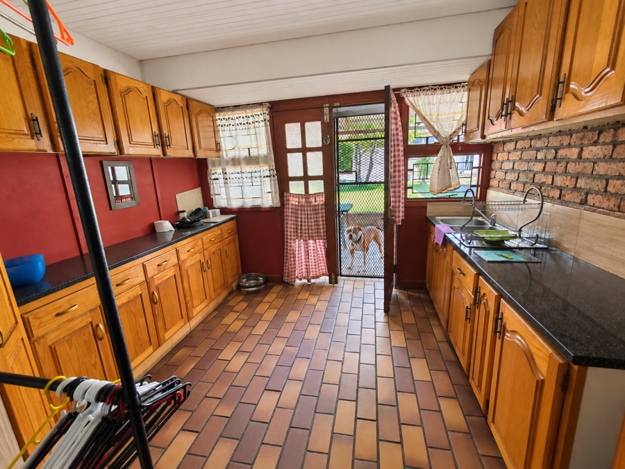 5 Bedroom Property for Sale in Pretoria Gardens Gauteng