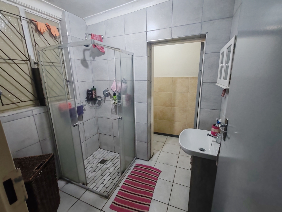 5 Bedroom Property for Sale in Pretoria Gardens Gauteng