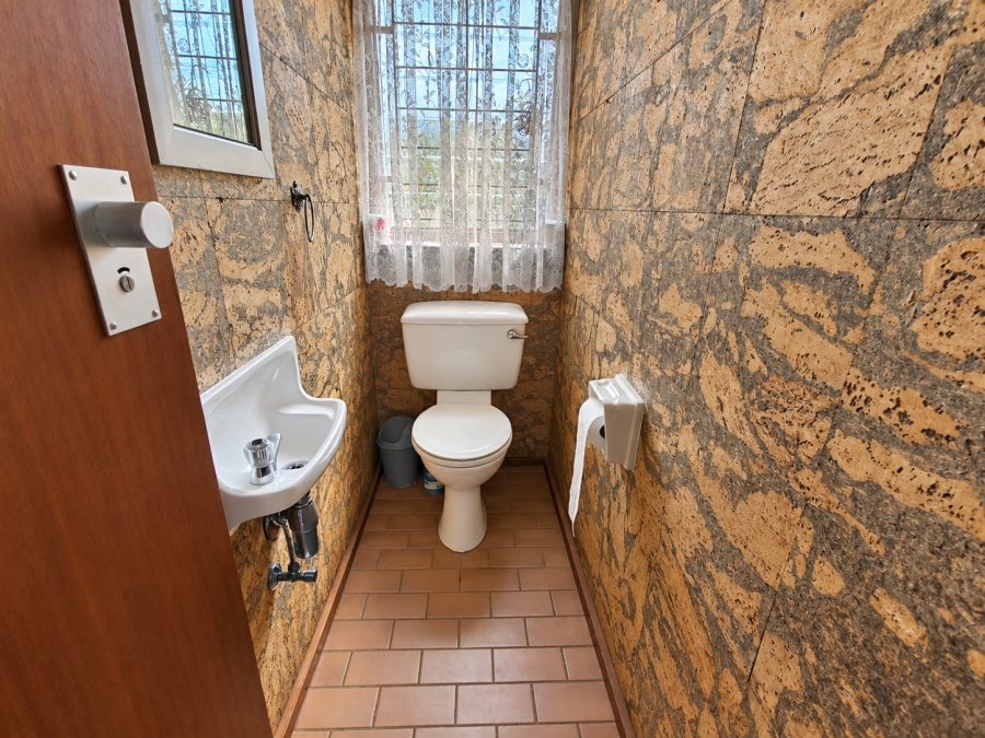 5 Bedroom Property for Sale in Pretoria Gardens Gauteng
