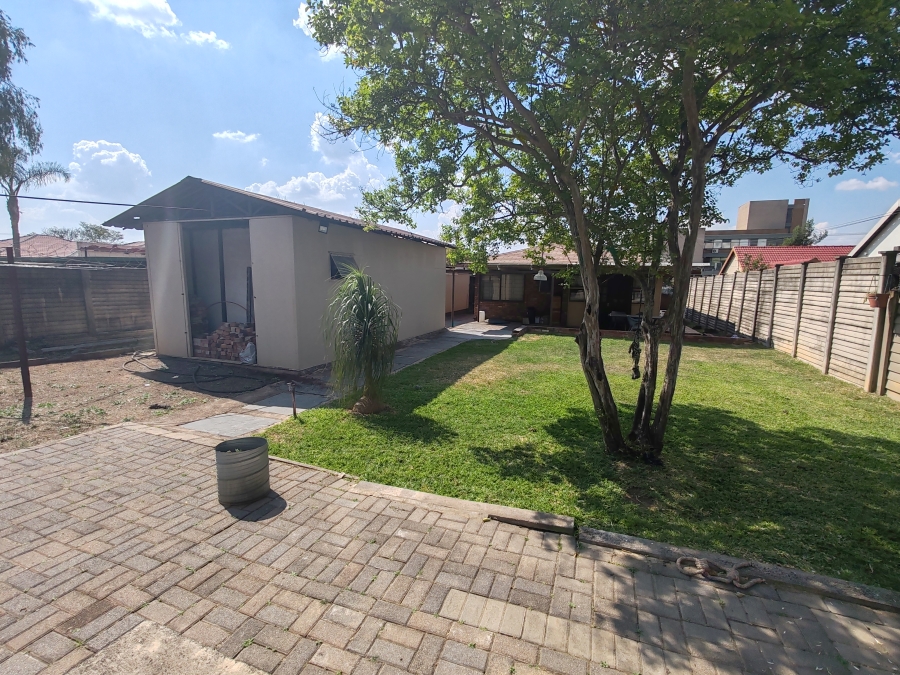 5 Bedroom Property for Sale in Pretoria Gardens Gauteng