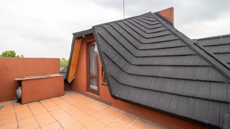1 Bedroom Property for Sale in Sunninghill Gauteng