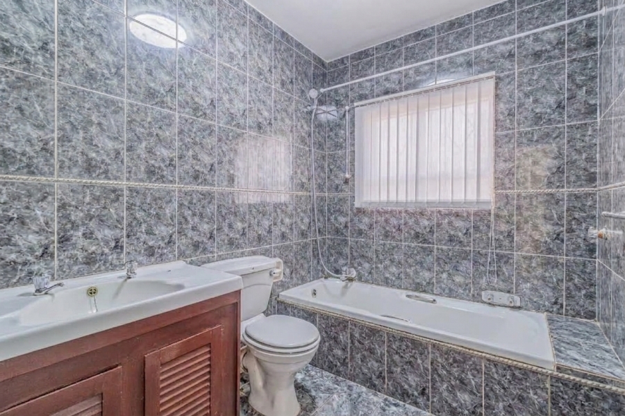 2 Bedroom Property for Sale in Bruma Gauteng