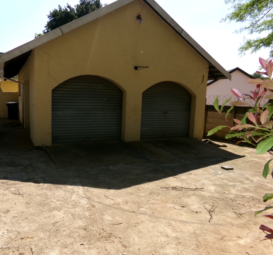 To Let 3 Bedroom Property for Rent in Wilro Park Gauteng