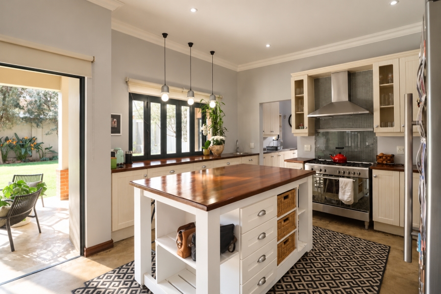 4 Bedroom Property for Sale in Waterfall Country Village Gauteng
