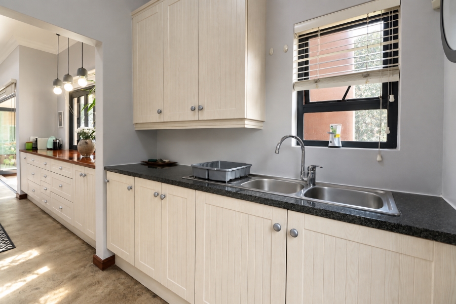 4 Bedroom Property for Sale in Waterfall Country Village Gauteng