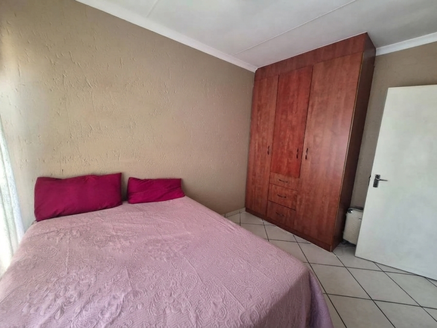 To Let 2 Bedroom Property for Rent in Croydon Gauteng