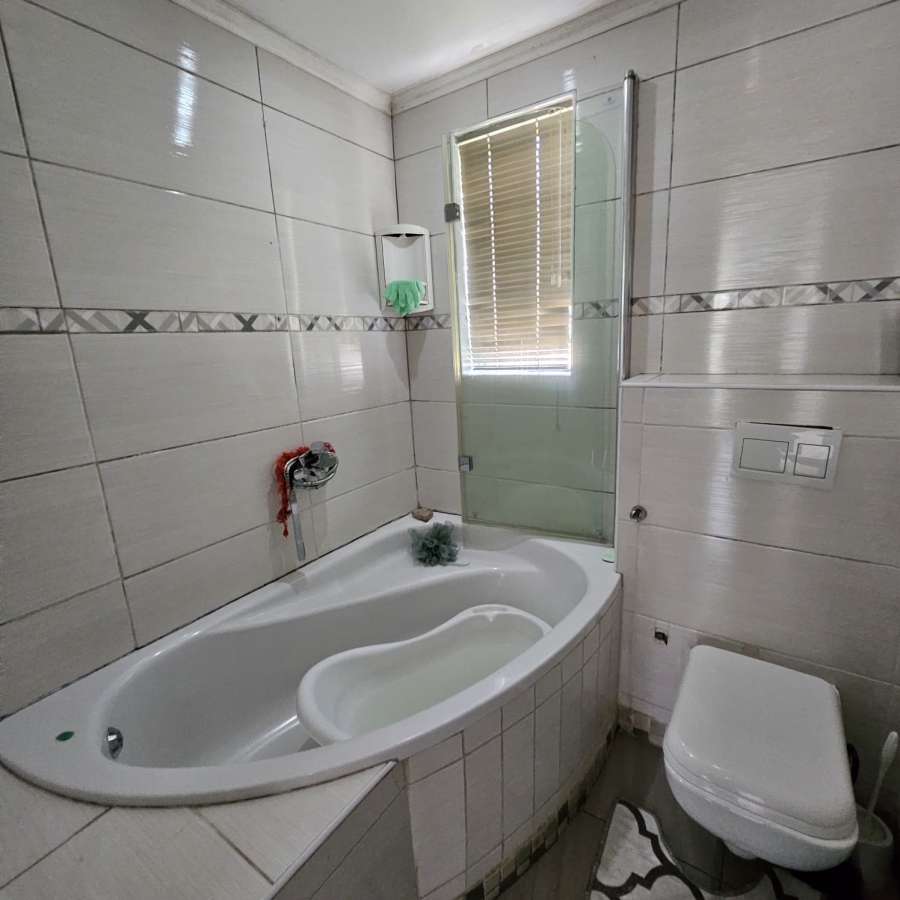 3 Bedroom Property for Sale in Florida Glen Gauteng