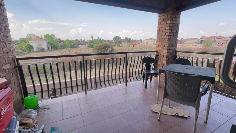 2 Bedroom Property for Sale in Sonneveld Gauteng