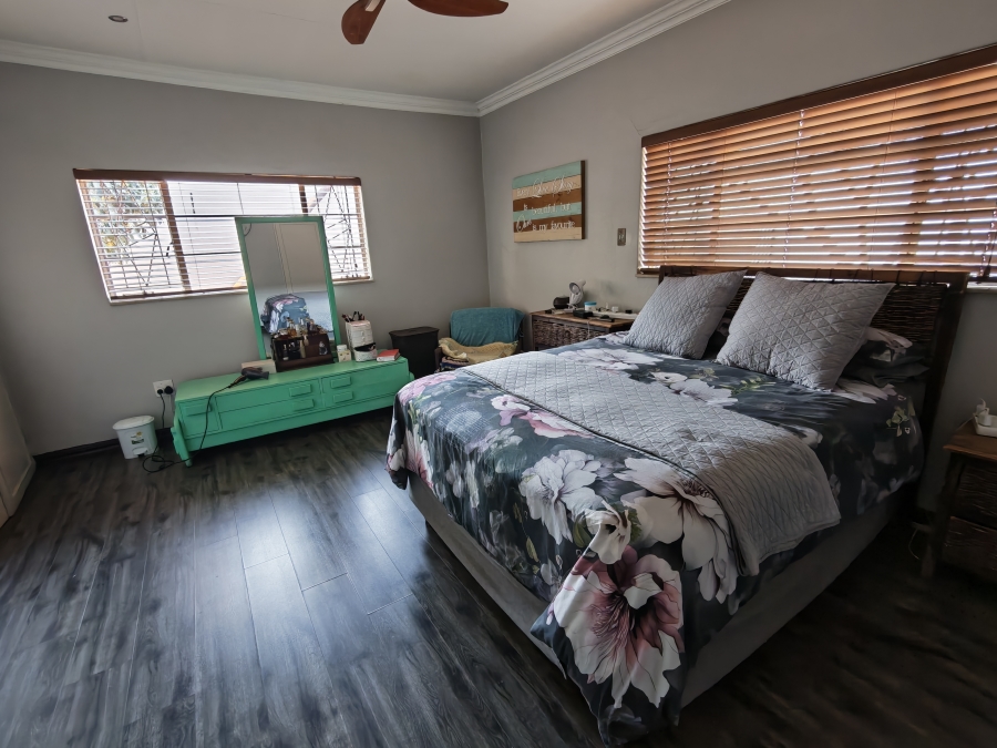 5 Bedroom Property for Sale in Pretoria North Gauteng