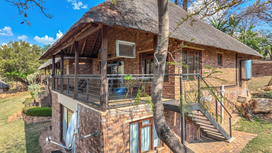 5 Bedroom Property for Sale in Lanseria Gauteng