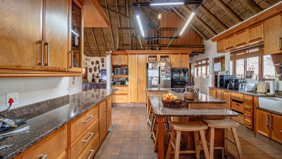 5 Bedroom Property for Sale in Lanseria Gauteng
