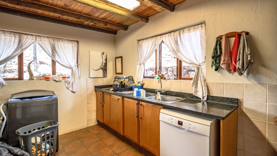 5 Bedroom Property for Sale in Lanseria Gauteng