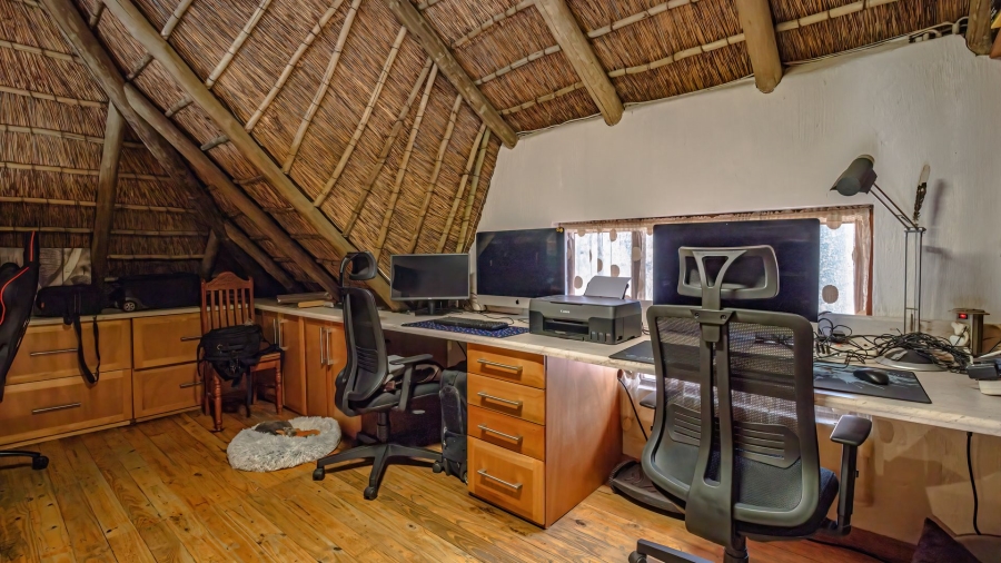 5 Bedroom Property for Sale in Lanseria Gauteng