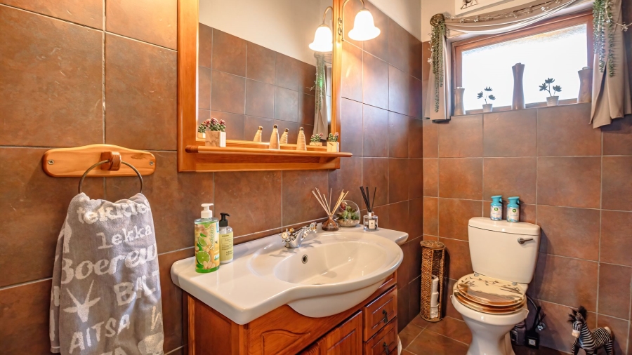 5 Bedroom Property for Sale in Lanseria Gauteng