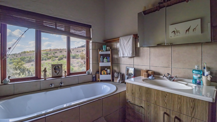 5 Bedroom Property for Sale in Lanseria Gauteng
