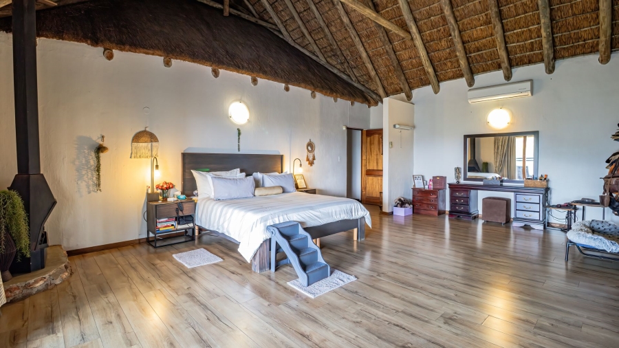 5 Bedroom Property for Sale in Lanseria Gauteng