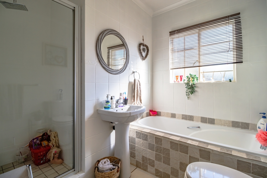 3 Bedroom Property for Sale in North Riding Gauteng