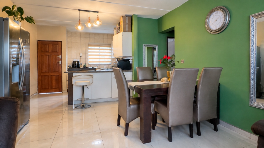 To Let 2 Bedroom Property for Rent in Comet Gauteng