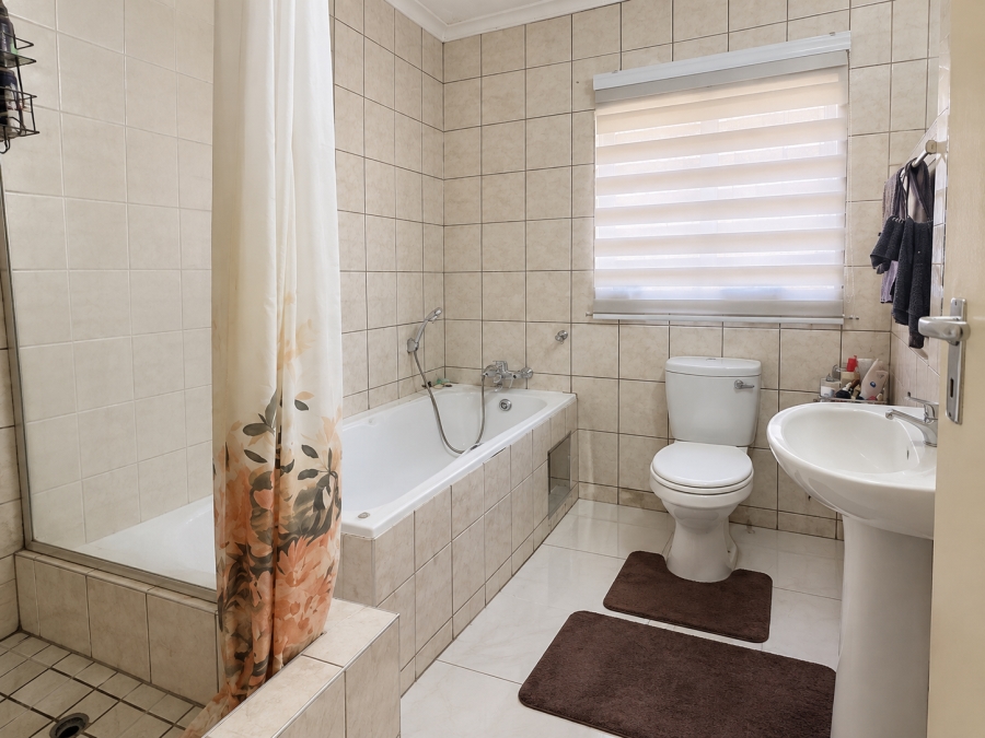 To Let 2 Bedroom Property for Rent in Comet Gauteng