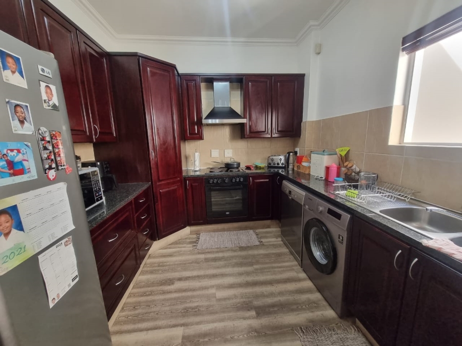 To Let 3 Bedroom Property for Rent in Greenstone Hill Gauteng
