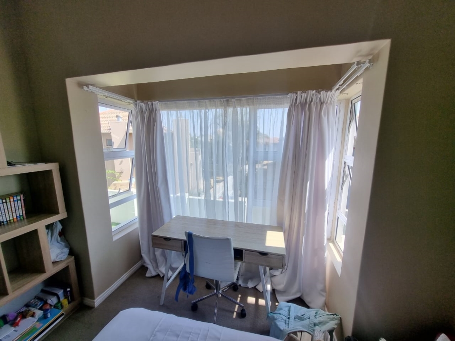 To Let 3 Bedroom Property for Rent in Greenstone Hill Gauteng