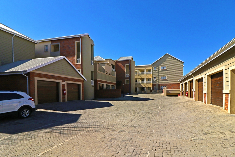 To Let 3 Bedroom Property for Rent in Greenstone Hill Gauteng
