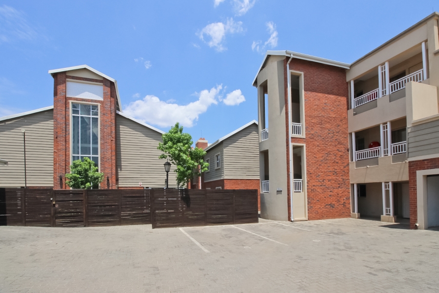 To Let 3 Bedroom Property for Rent in Greenstone Hill Gauteng