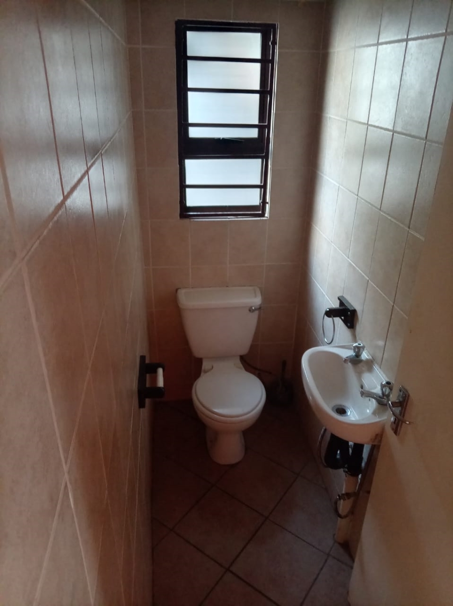 6 Bedroom Property for Sale in Cosmo City Gauteng