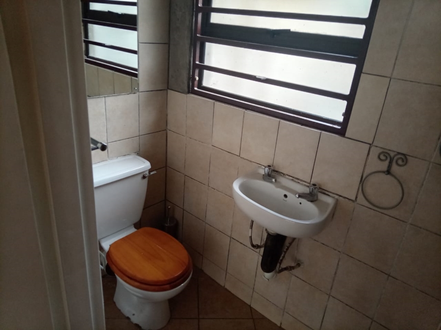 6 Bedroom Property for Sale in Cosmo City Gauteng