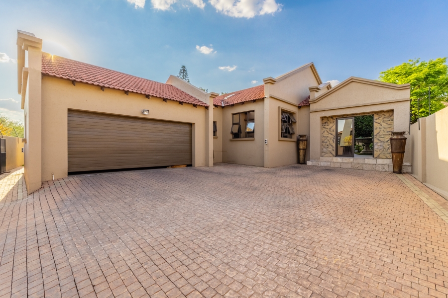 3 Bedroom Property for Sale in Bryanston Gauteng