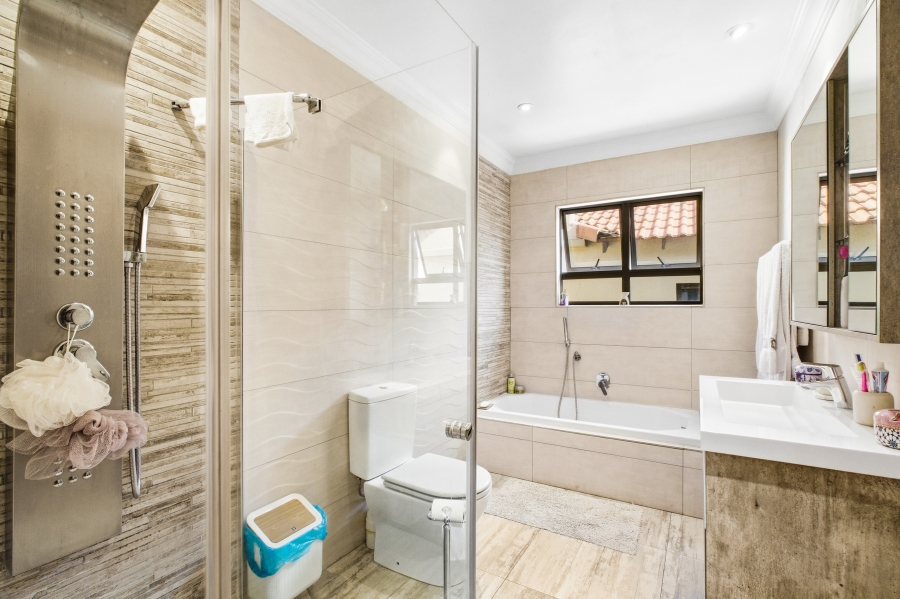 3 Bedroom Property for Sale in Bryanston Gauteng
