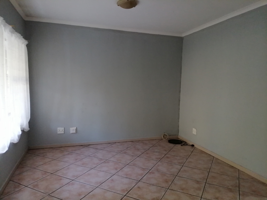 2 Bedroom Property for Sale in Greenhills Gauteng