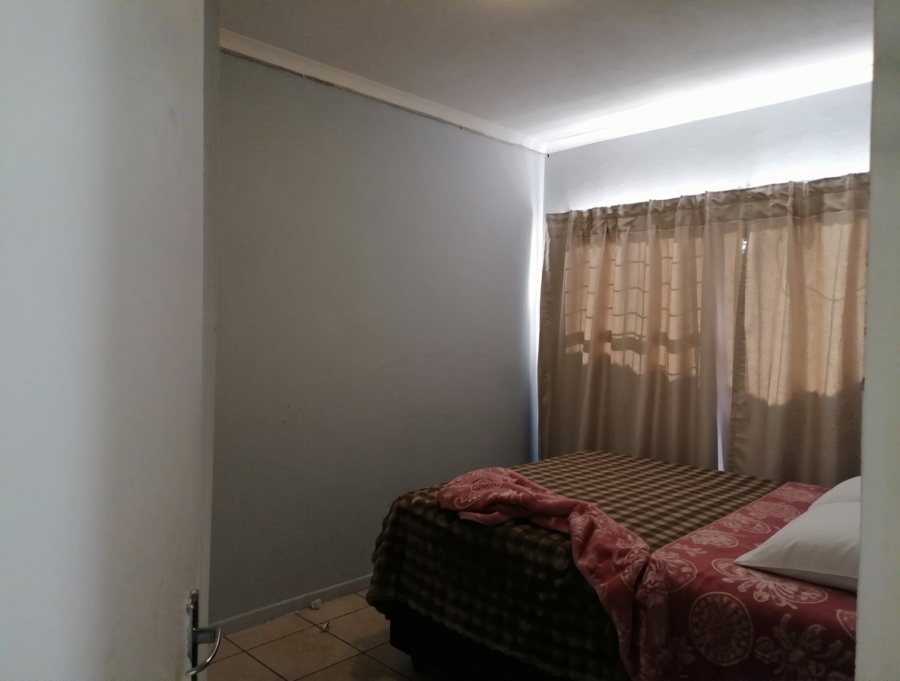 2 Bedroom Property for Sale in Greenhills Gauteng