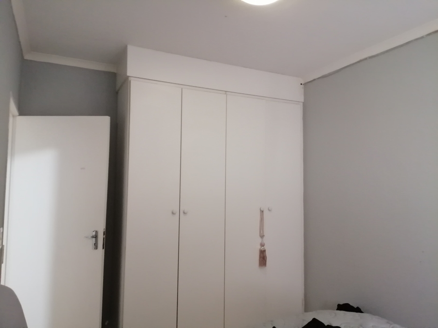 2 Bedroom Property for Sale in Greenhills Gauteng