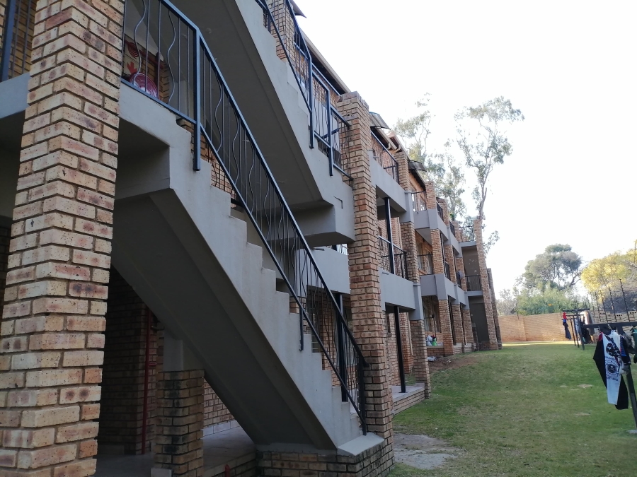 2 Bedroom Property for Sale in Greenhills Gauteng