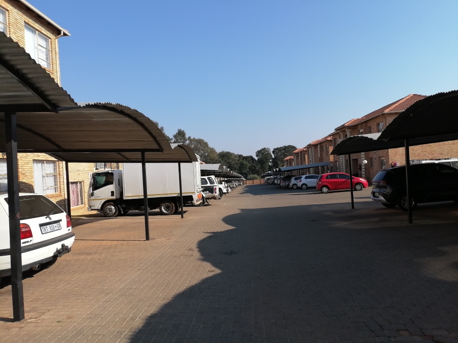 2 Bedroom Property for Sale in Greenhills Gauteng