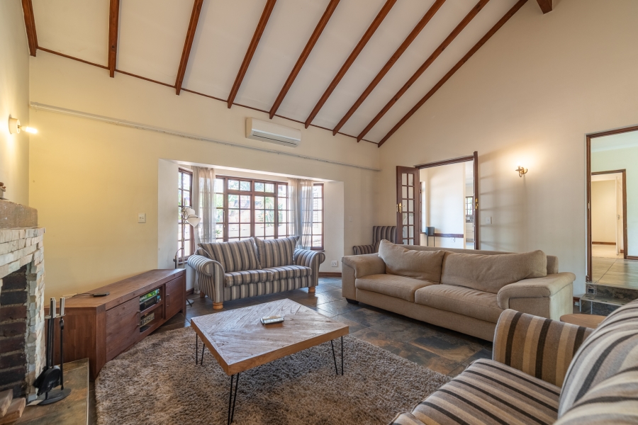 2 Bedroom Property for Sale in Hurlingham Manor Gauteng