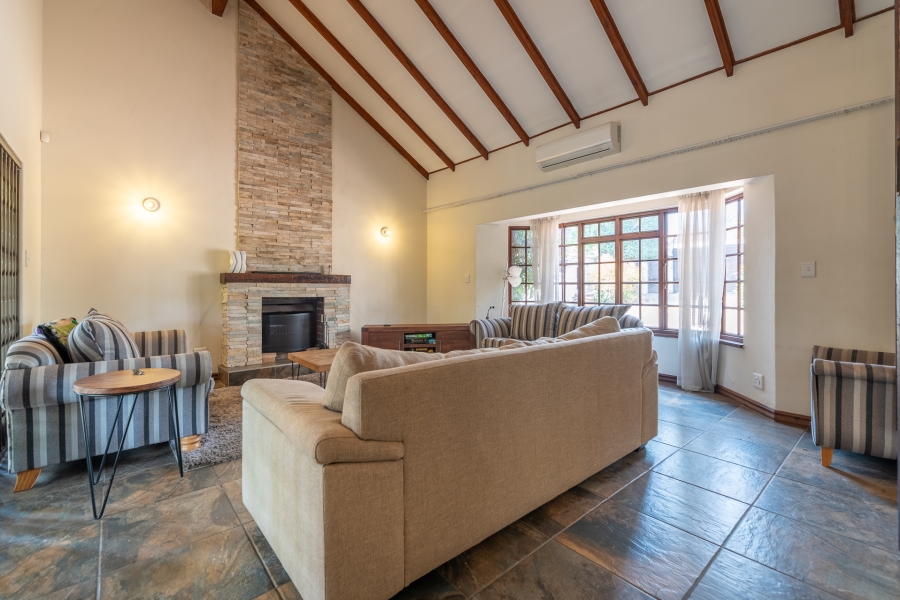 2 Bedroom Property for Sale in Hurlingham Manor Gauteng