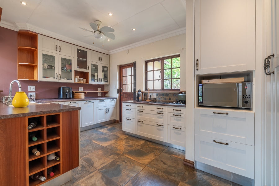 2 Bedroom Property for Sale in Hurlingham Manor Gauteng